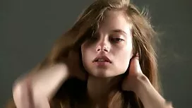 ボインの若い女の子ときあなた喜び自分 女 ...