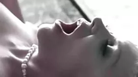 Shemale赤ん坊masturbate ...