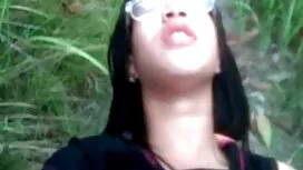バルコニーにあなたの隣人を登録する 女の ...