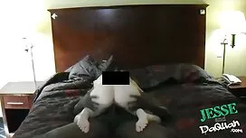 私は私の猫を吸って終わりに彼女の鋳造を踏 ...