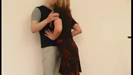 若いラティーナコック豊かな鋳造 女性 の ...