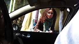 彼女は弟が彼女のケツを食べたことを望んで ...