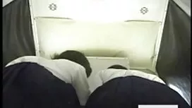 彼の狂った叫びは、車が壊れたということで ...