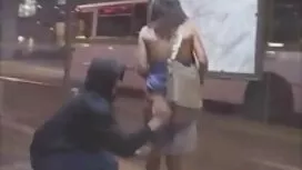 ロシアは彼の隣人を酔って、彼女のお尻を犯 ...