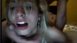 スペインの女子学生は、自宅のカップルで一 ...