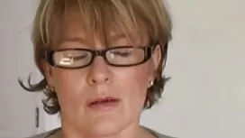 三つの予期しないビデオ 女性 の ため  ...