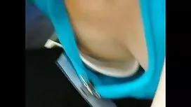 庭の若いフィリピン人 女性 の 為 の  ...