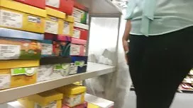 バーに記録された防犯カメラ 女の子 の  ...
