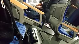 彼女の息子の驚きのツールを持つ母親！ 女 ...